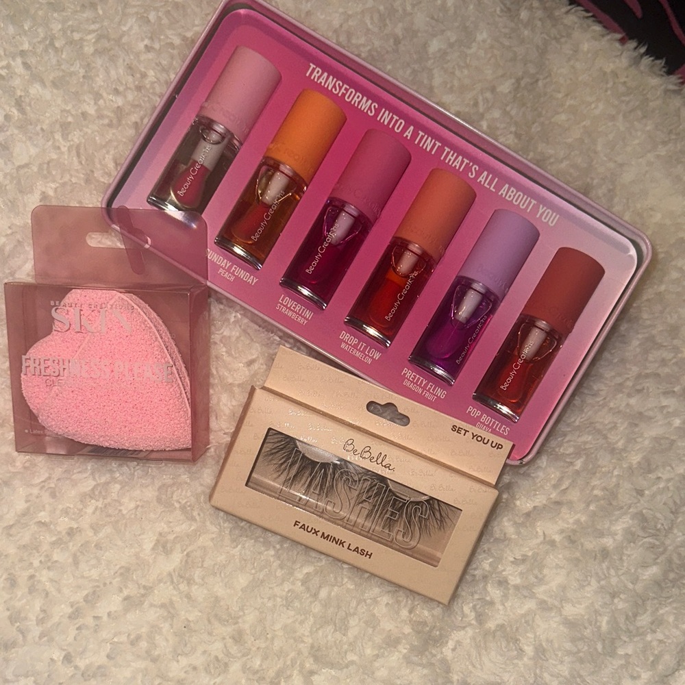 it cosmetics Lip Balm Collection with Pink Sponge and Faux Mink Lashes